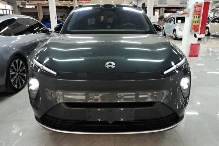 NIO ES8 2024 — 2