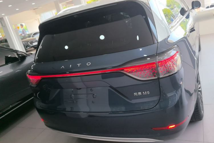 AITO M9 2024 — 5