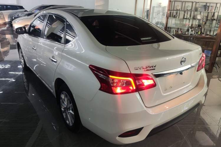 Nissan Sentra 2022 — 4