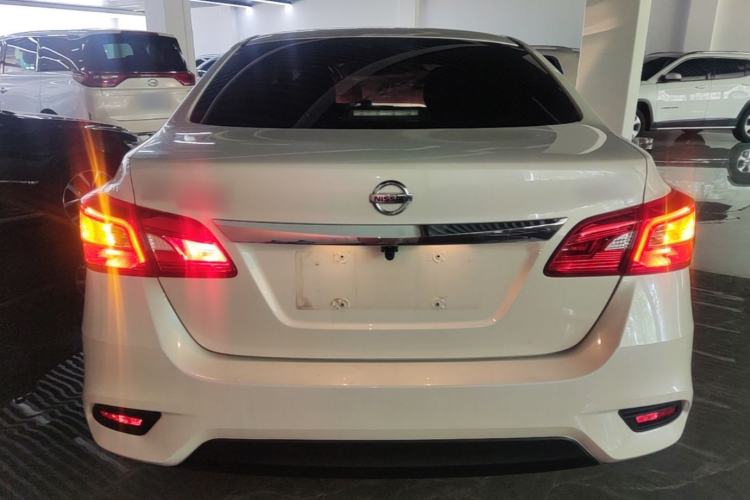 Nissan Sentra 2022 — 5
