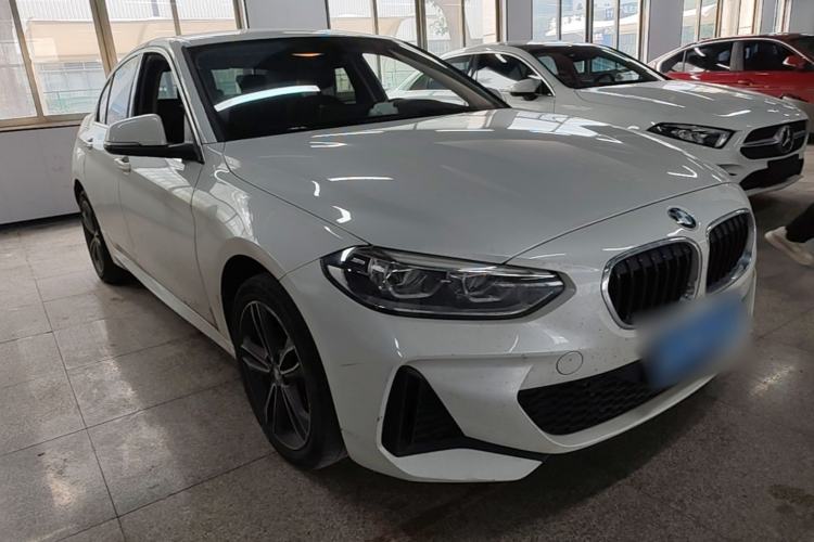 BMW 120i 2023 — фото 3