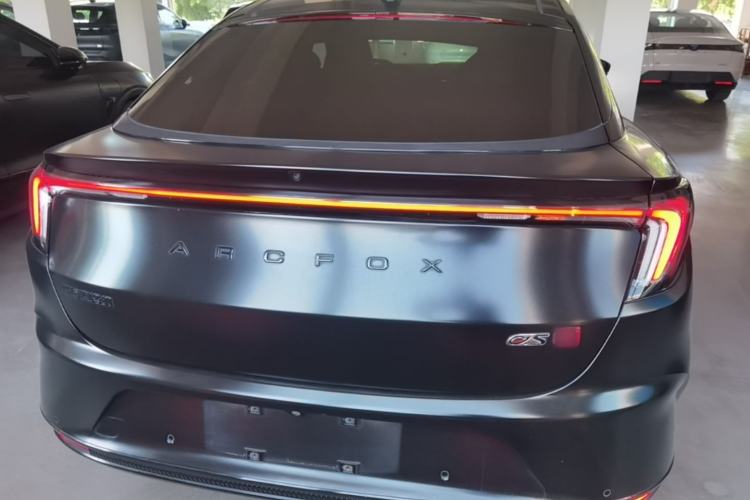 Arcfox Alpha S 2022 — 5
