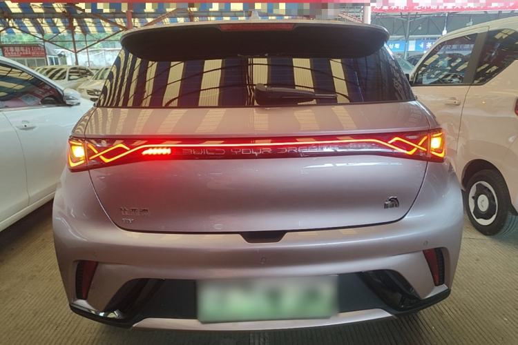 BYD Dolphin 2023 — 5