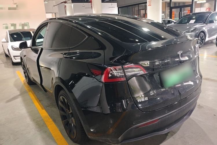 Tesla Model Y 2022 — 4