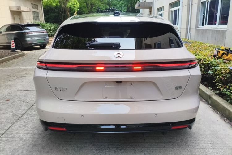 NIO ET5T 2025 — 5