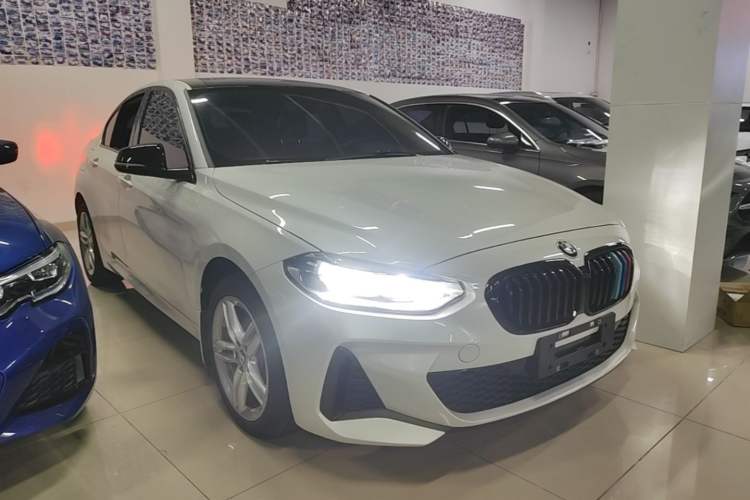 BMW 120i 2021 — фото 3