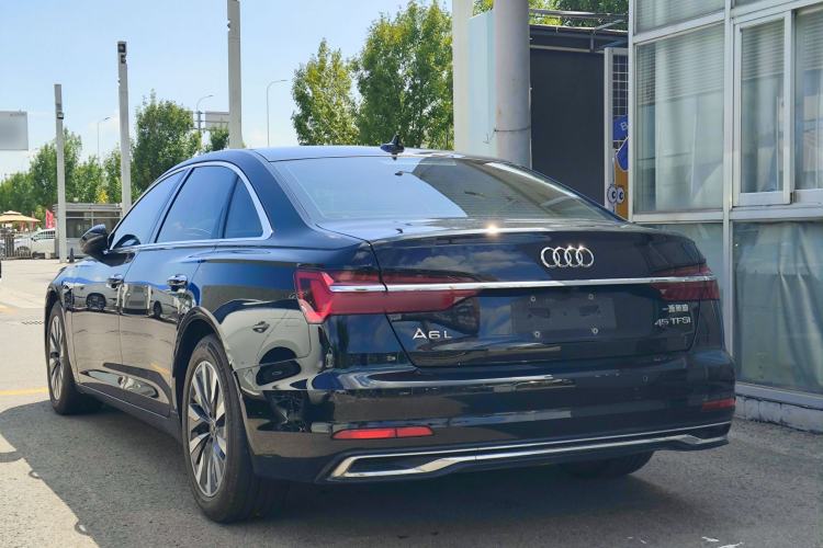 Audi A6 2023 — фото 4
