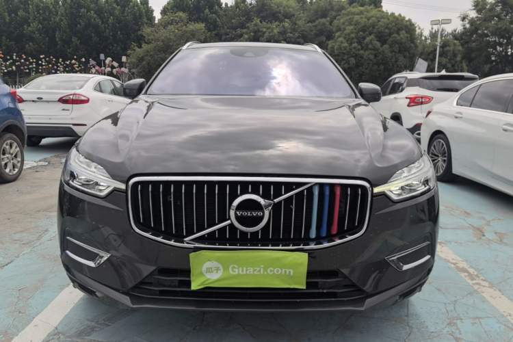 Volvo XC60 2021 — 2