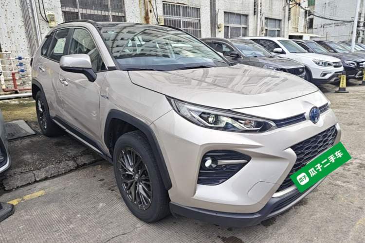 Toyota RAV4 2023 — 3