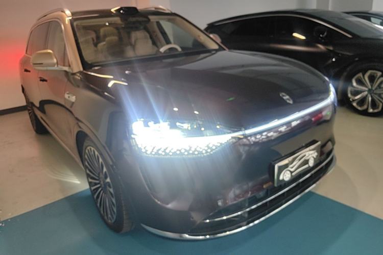 AITO M9 2025 — 3
