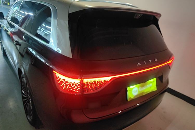 AITO M9 2025 — 5