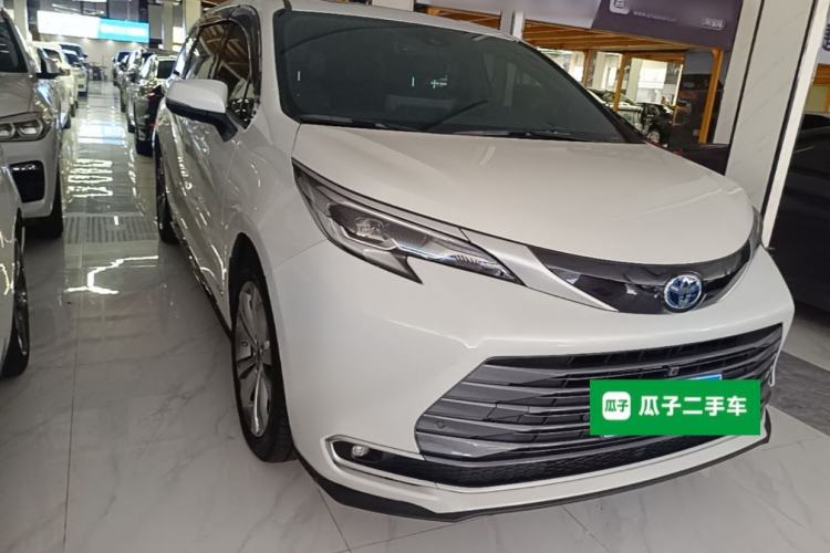 Toyota Sienna 2023 — 3