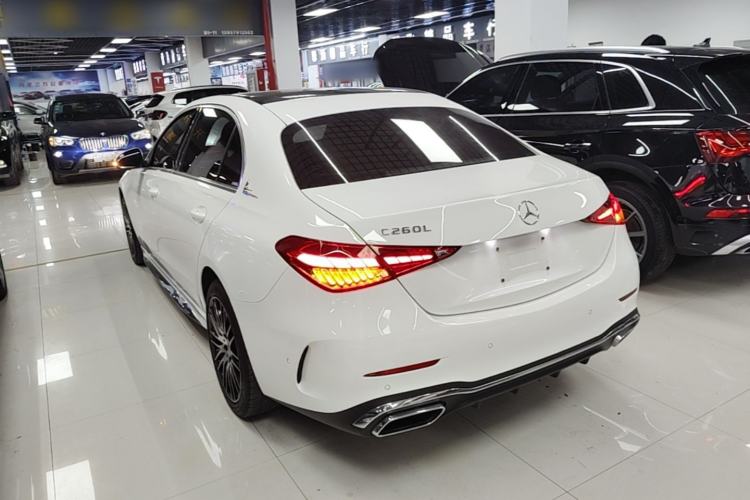 Mercedes-Benz C 260 L 2023 — 4