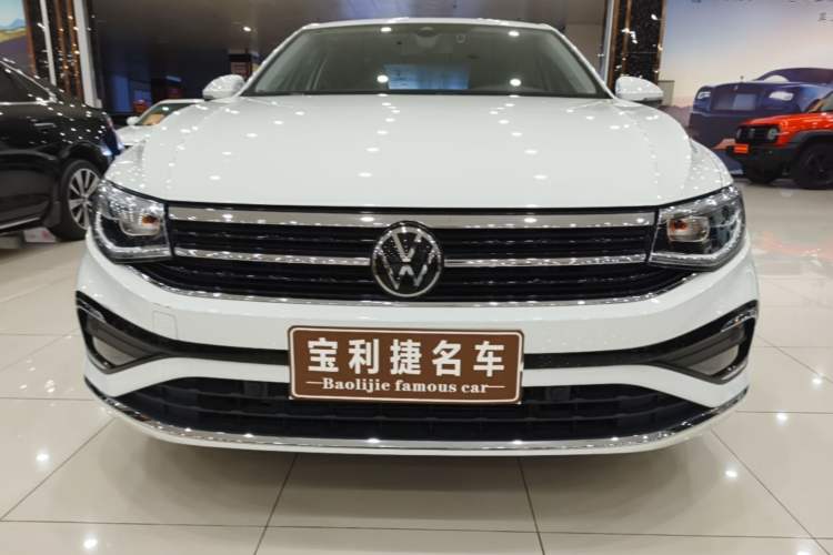 Volkswagen Bora 2023 — 2