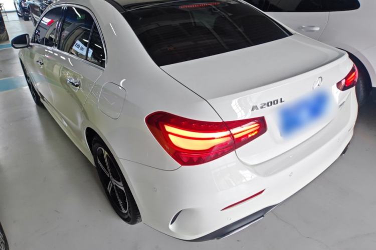 Mercedes-Benz A 200 L 2023 — фото 4
