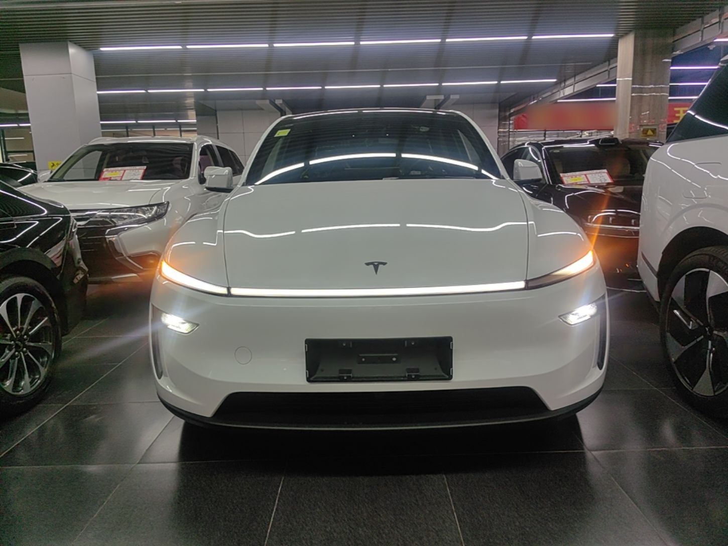 Tesla Model Y L 2025 — фото 2