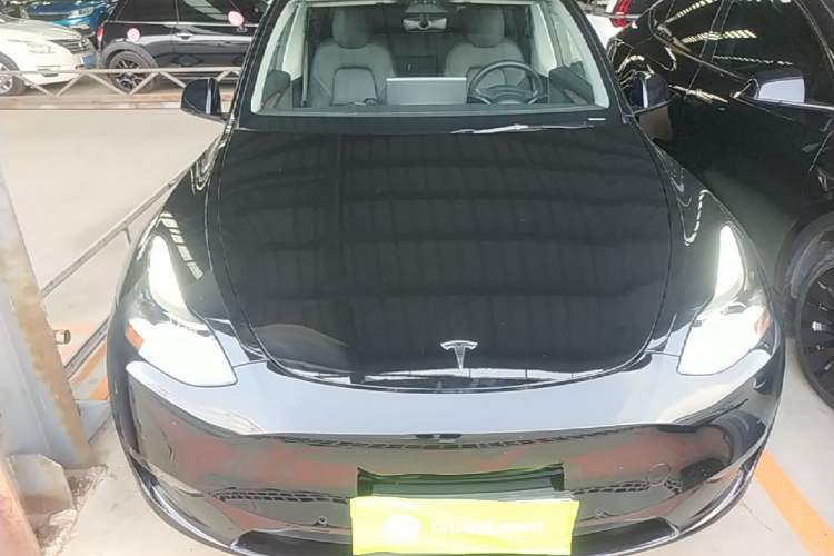 Tesla Model Y 2021 — 2