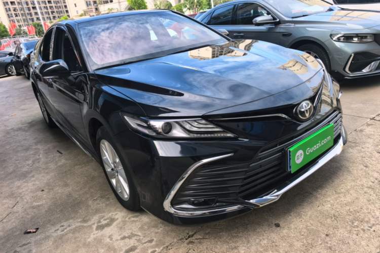 Toyota Camry 2023 — 3