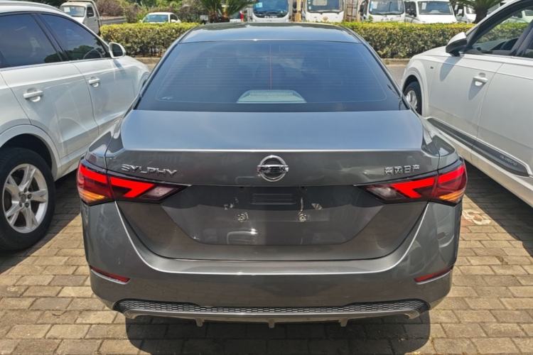 Nissan Sentra 2021 — 5