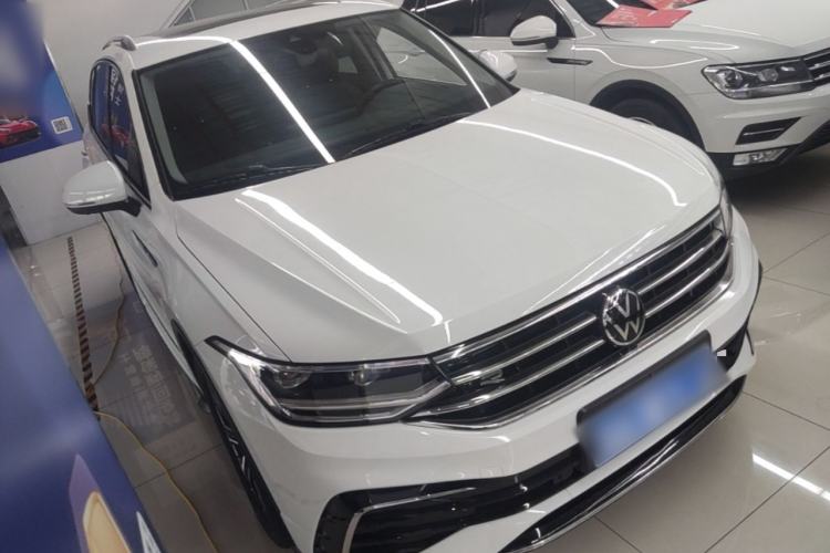 Volkswagen Tiguan L 2023 — фото 3