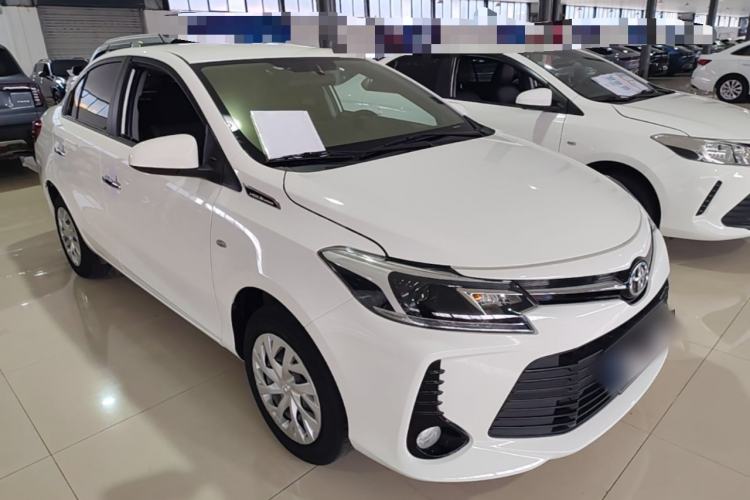 Toyota Yaris 2022 — фото 3