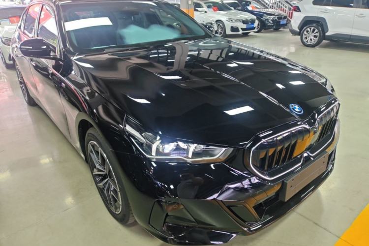 BMW i5 2025 — фото 3