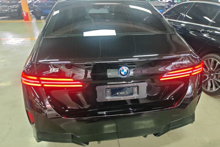 BMW i5 2025 — фото 5