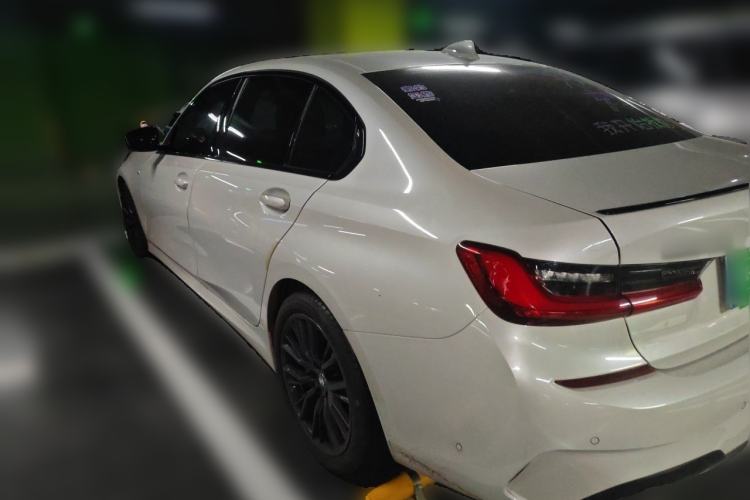 BMW 325Li 2021 — 4