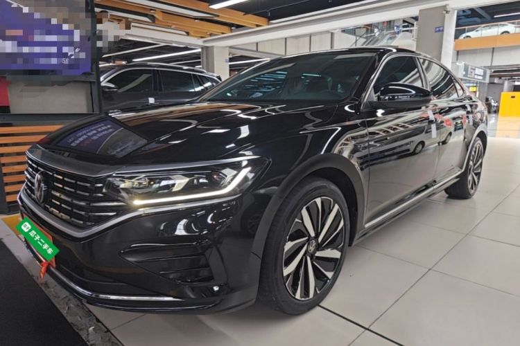 Volkswagen Passat 2023 — фото 1