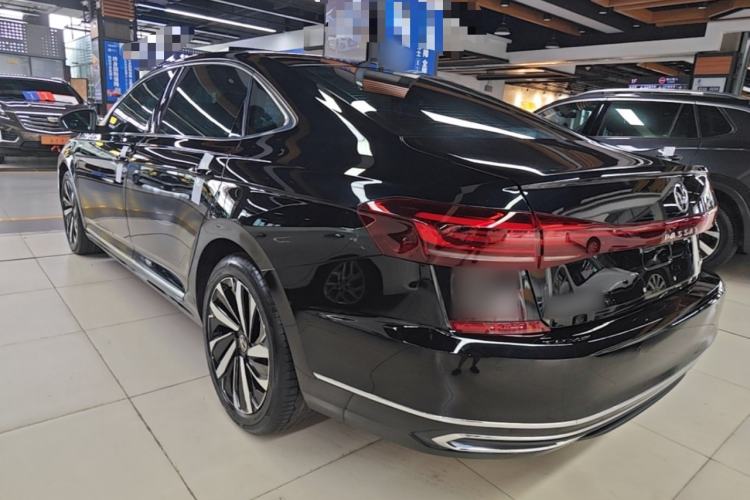 Volkswagen Passat 2023 — фото 4