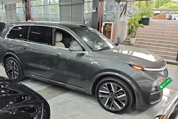 Li Auto L9 2022 — 3