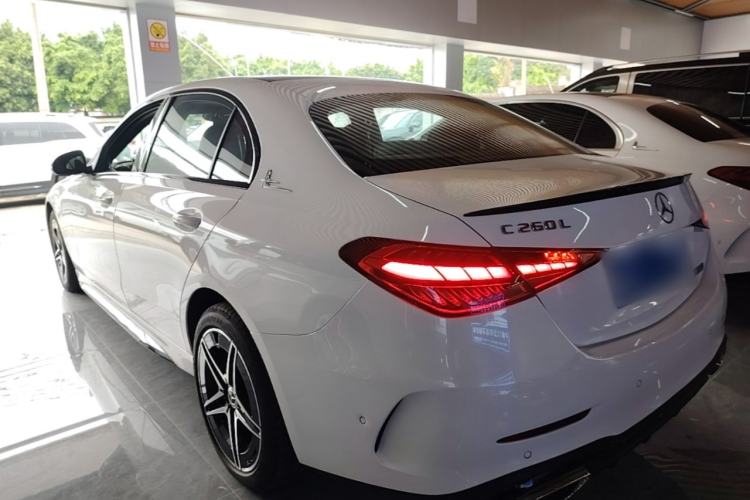 Mercedes-Benz C 260 L 2025 — 4