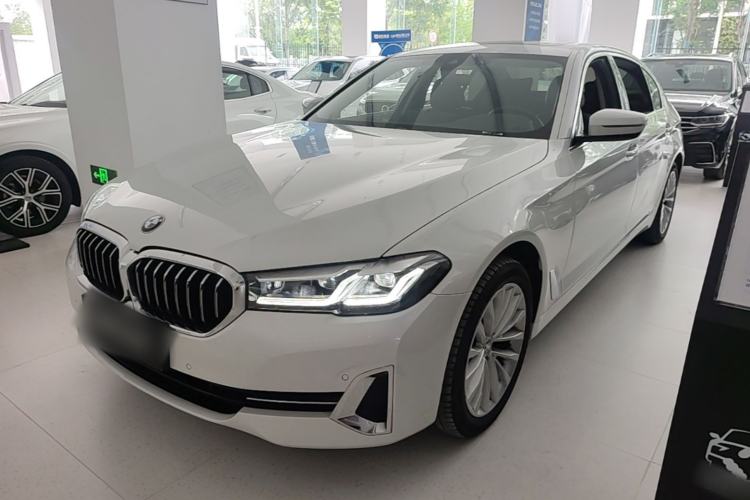 BMW 525Li 2022 — фото 1