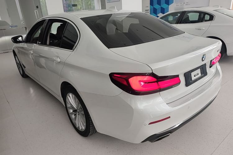 BMW 525Li 2022 — фото 4