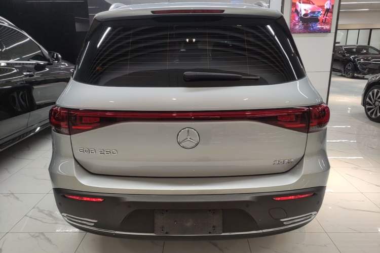Mercedes-Benz EQB 260 2024 — 5