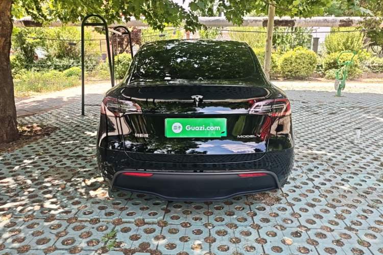Tesla Model Y 2023 — 5