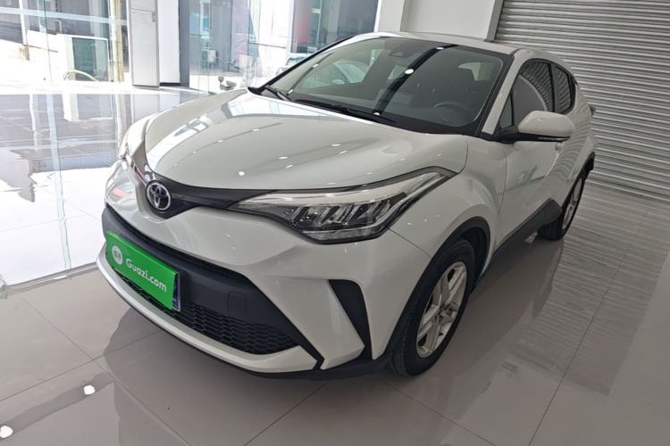 Toyota C-HR 2021 — фото 1