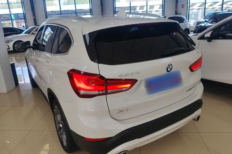 BMW X1 2021 — фото 4