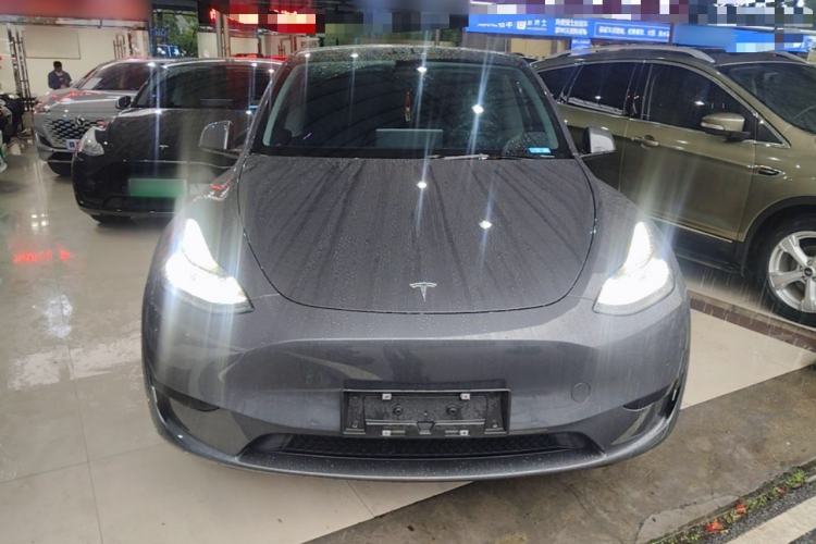 Tesla Model Y 2022 — 2