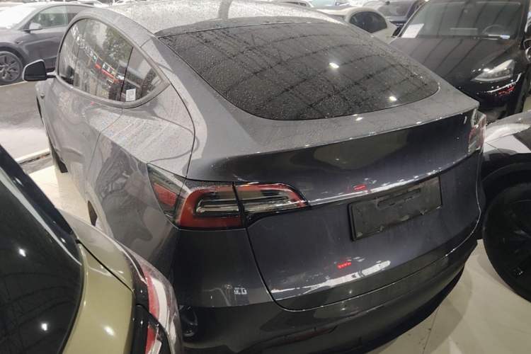 Tesla Model Y 2022 — 4