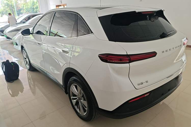 Bestune Yueyi 03 2025 — 4