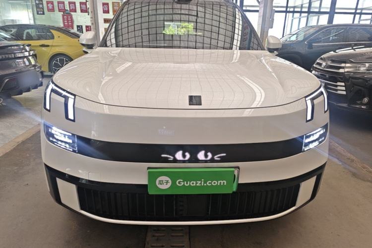 Lynk & Co 900 2025 — 2