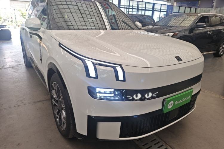 Lynk & Co 900 2025 — 3