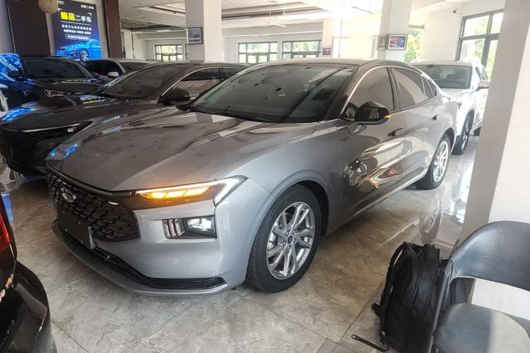 Ford Mondeo 2022 — фото 1