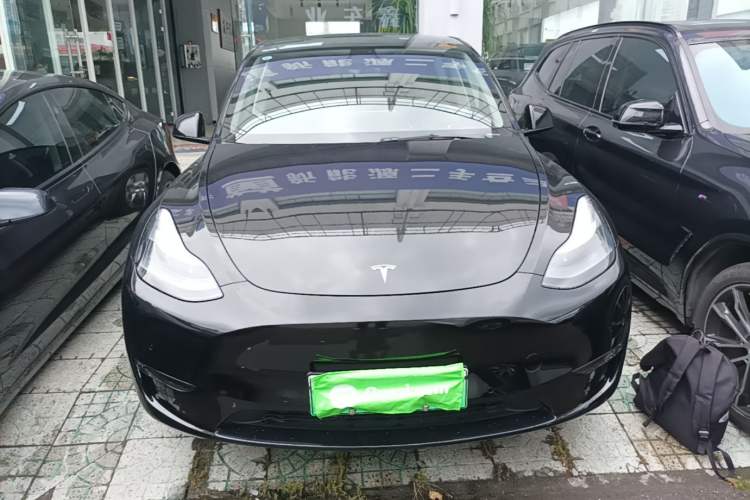 Tesla Model Y 2022 — 2
