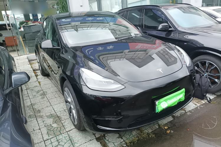 Tesla Model Y 2022 — 3