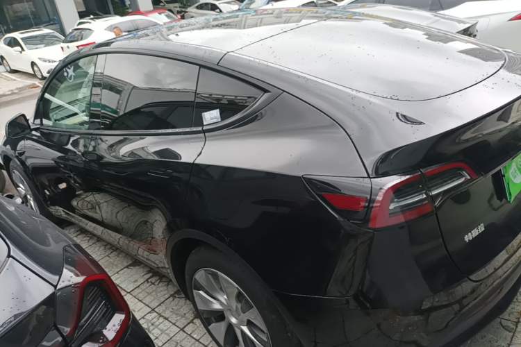 Tesla Model Y 2022 — 4