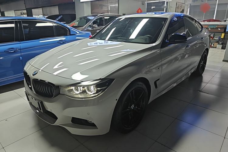 BMW 320i 2020 — фото 1