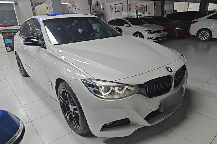 BMW 320i 2020 — фото 3