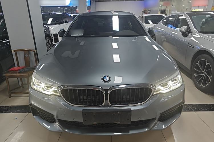BMW 525i 2020 — 2